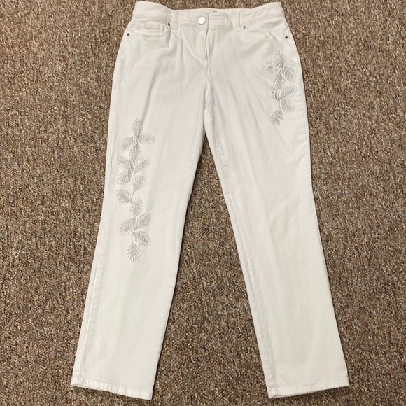 Chico’s white jeans with gray beads design-size 0 Slimmer- medium - Picture 1 of 12